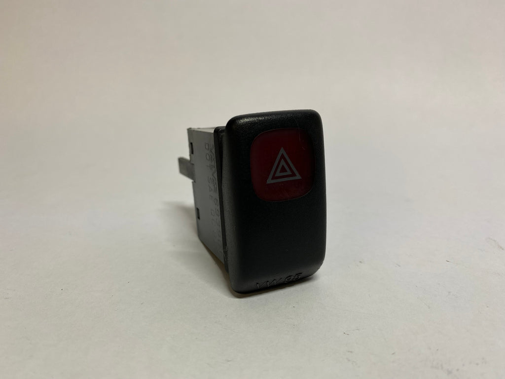 Hazard light switch (95)
